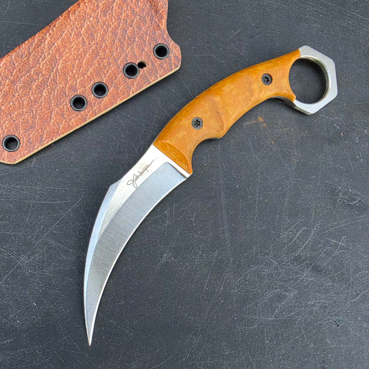 Karambit- Vintage Paper Micarta