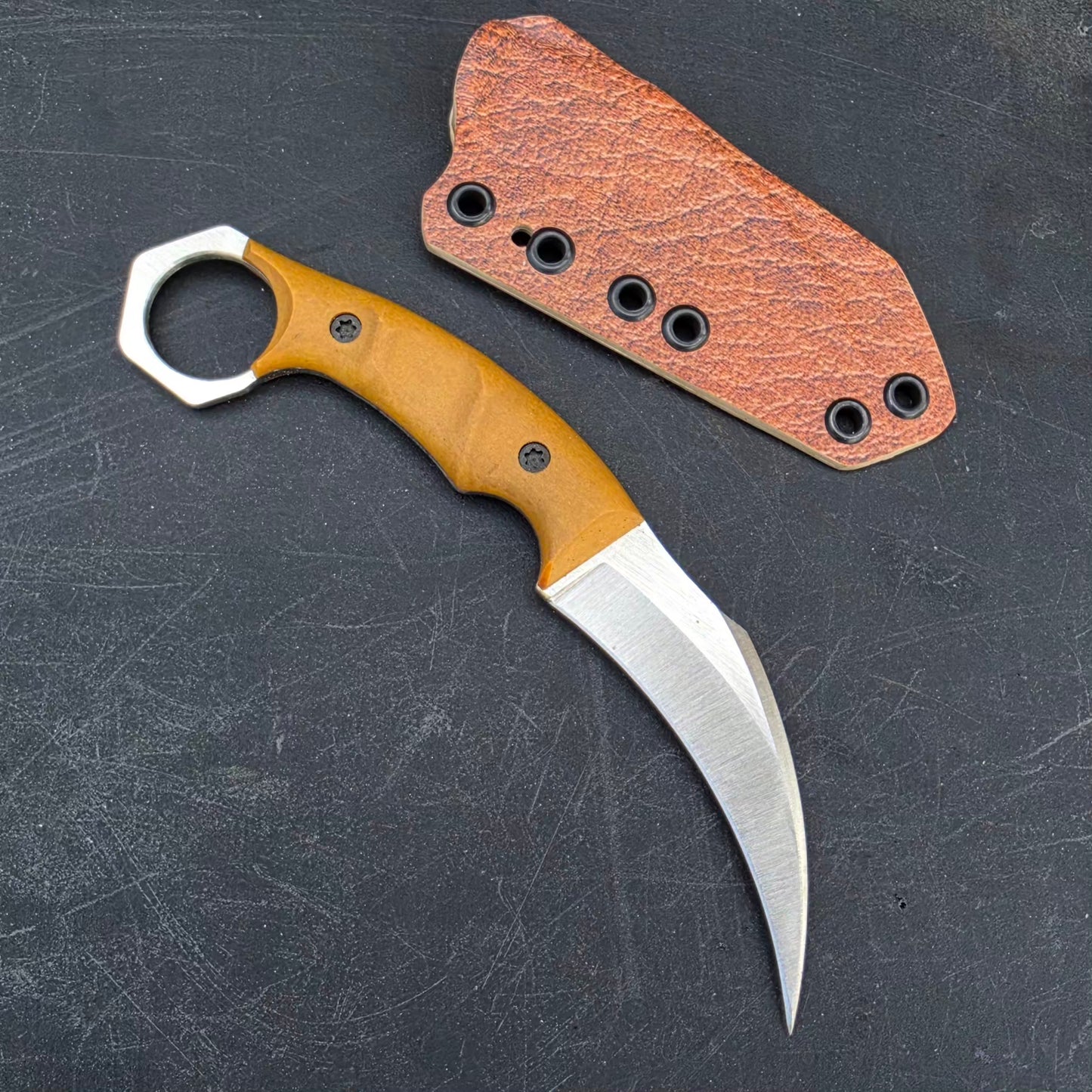 Karambit- Vintage Paper Micarta