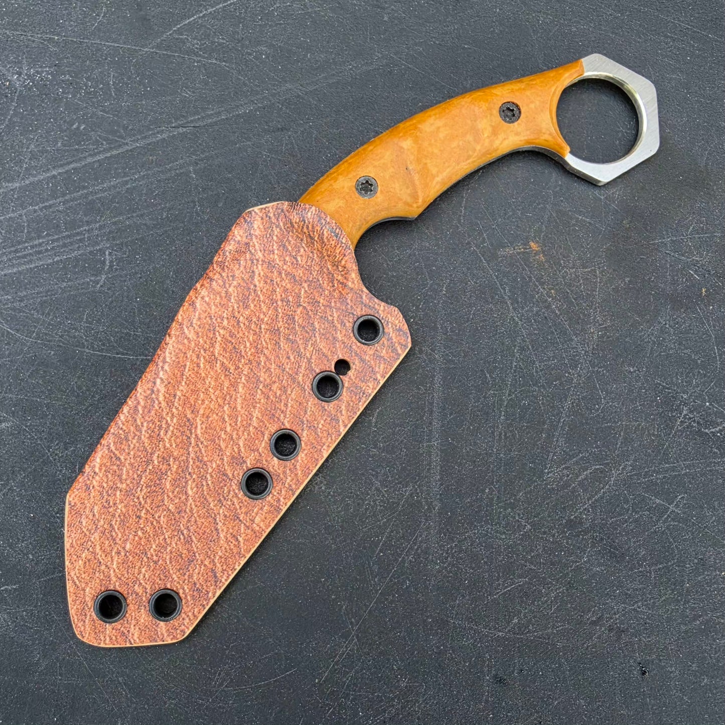 Karambit- Vintage Paper Micarta
